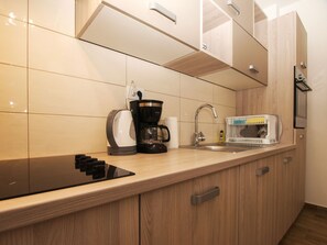 Fridge, oven, cookware/dishes/utensils - Villa Pikula App.1 by Interhome (Fažana)