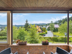 المنطقة المحيطة بالمنشأة