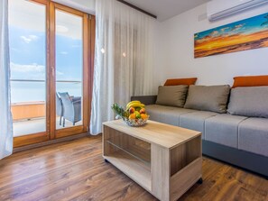 Living area - "Kauric" mit Gemeinschaftspool by Interhome (Novi Vinodolski)