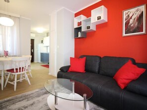 TV - Tancel A3 by Interhome (Poreč)