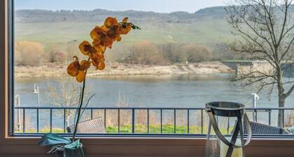 mit Balkon und schönem Moselblick by Interhome
