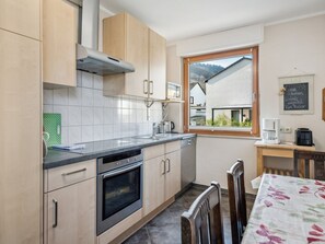 Refrigerador, microondas, horno y lavavajillas 