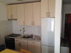 Fridge, microwave, oven, dishwasher - Wohnung Kanjski by Interhome (Crikvenica)