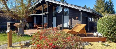 المنطقة المحيطة بالمنشأة