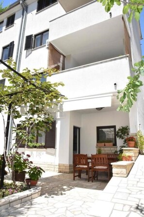 Exterior - Wohnung mit Garten in der Nähe des Zentrums by Interhome (Pula)