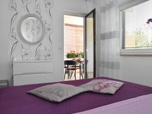 Internet - Wohnung mit Garten in der Nähe des Zentrums by Interhome (Pula)