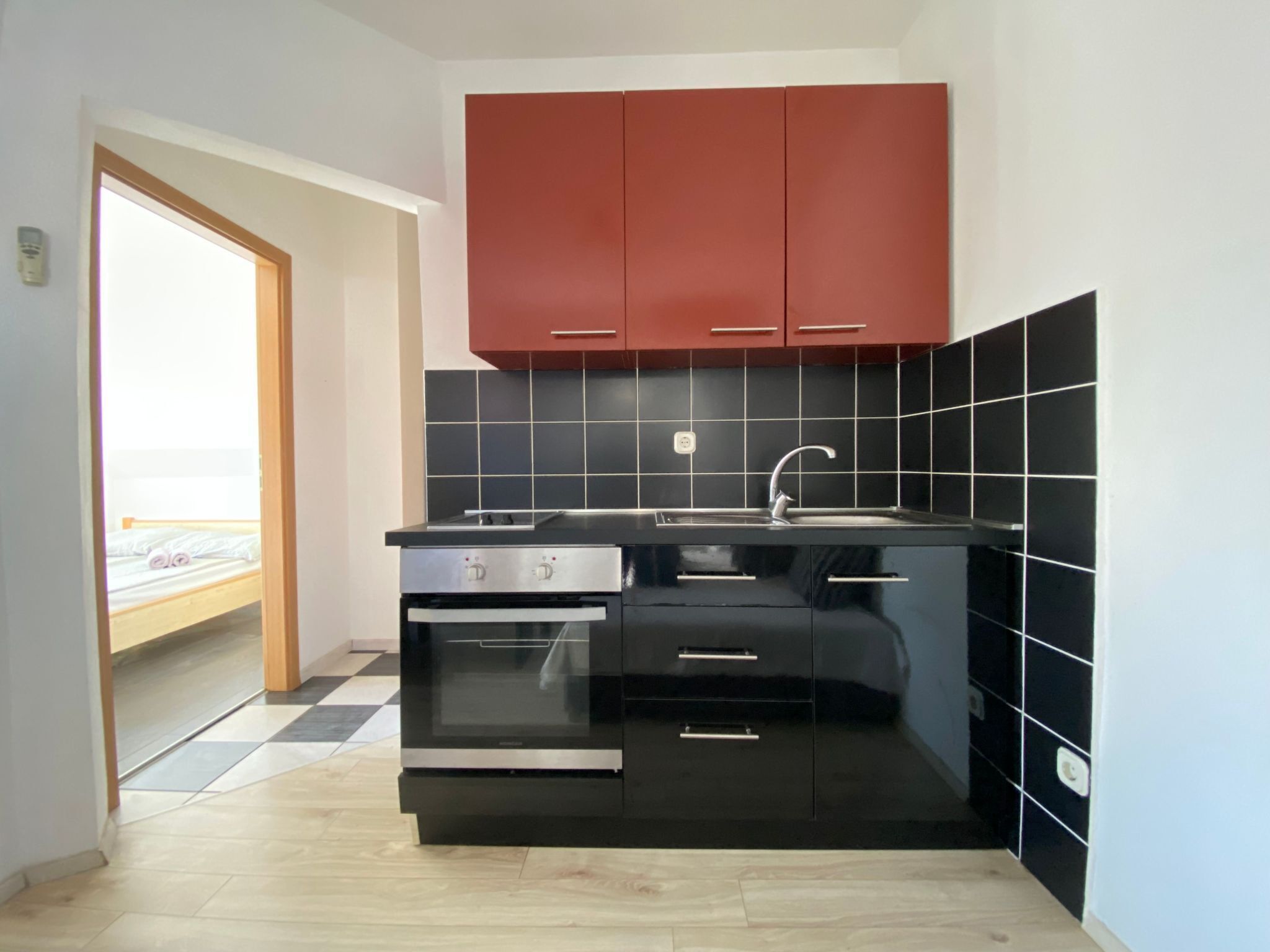 Kühlschrank, Mikrowelle, Ofen, Geschirrspüler