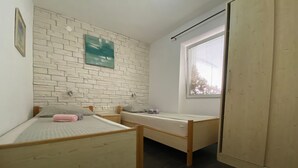Luokittelematon kuva, 4 kautta 30, painike