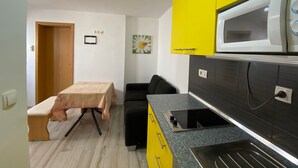 Luokittelematon kuva, 3 kautta 30, painike
