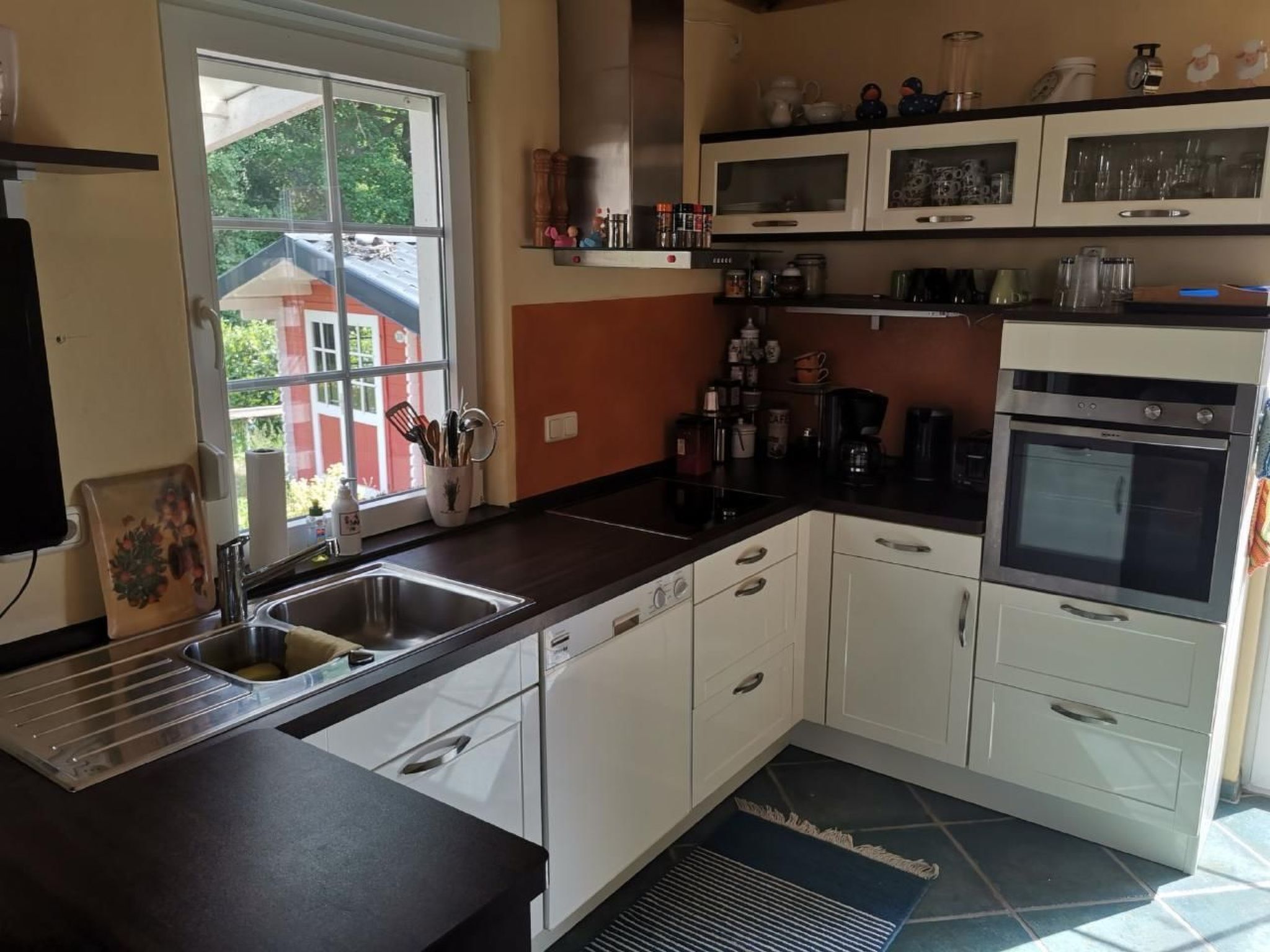 冷蔵庫、電子レンジ、オーブン、食器洗い機