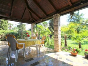 Outdoor dining - Vacation home Manja by Interhome (Poreč)