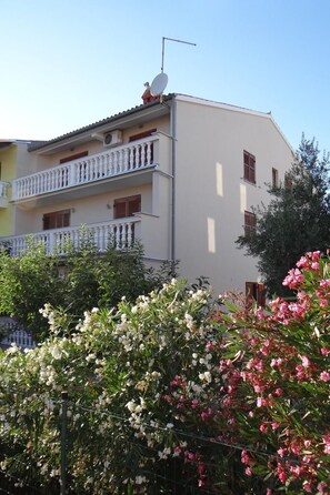 Exterior - in ruhiger Lage mit Balkon by Interhome (Pula)