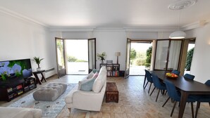Living area - Villa 'Haute Vue', mit toller Aussicht, WiFi und AC by Interhome (Montauroux)