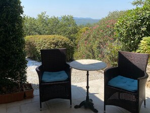 Terrace/patio - Villa 'Haute Vue', mit toller Aussicht, WiFi und AC by Interhome (Montauroux)