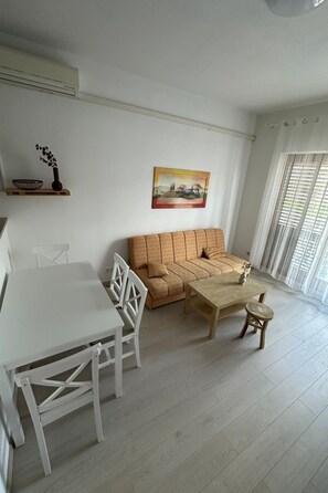 Living area - Appartement mit Balkon by Interhome (Pula)