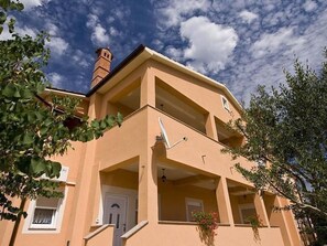 Exterior - Apartment in Pula, Kroatien mit hohen Gästebewertungen by Interhome (Pula)