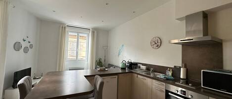 Fridge, microwave, oven, cookware/dishes/utensils