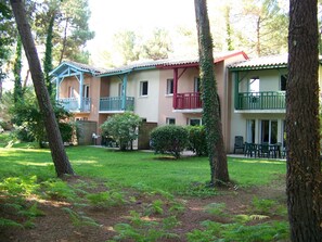 Exterior - Hübsches kleines Haus in ruhiger Lage in einer baumbestandenen Residenz mit beh by Interhome (Soustons)