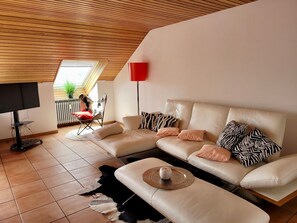 Living area - 3-Zimmer-Fewo mit herrlichem Seeblick by Interhome (Überlingen)