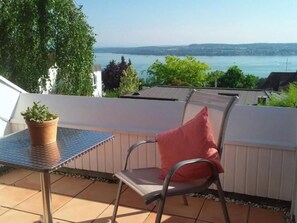 Outdoor dining - 3-Zimmer-Fewo mit herrlichem Seeblick by Interhome (Überlingen)