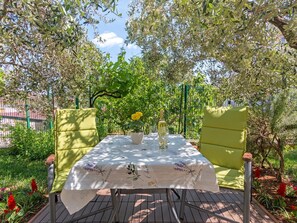 Outdoor dining - Studio Oliva **** by Interhome (Pula)