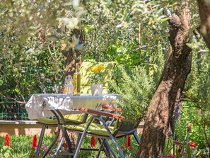 Outdoor dining - Studio Oliva **** by Interhome (Pula)