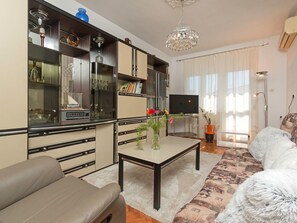 TV - Apartman Oliva **** by Interhome (Pula)