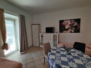 Dining - 2 mit Parkplatz, Wifi, Ac by Interhome (Pula)