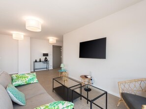 TV - House 61 Sveta Marina, EG, TerrasseGarten, Nr. 1 by Interhome (Drenje)