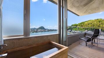 Executive Suite, Balcony, River View | In-room safe, free WiFi