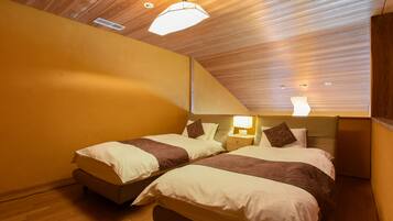Executive Suite, Balcony, River View | In-room safe, free WiFi