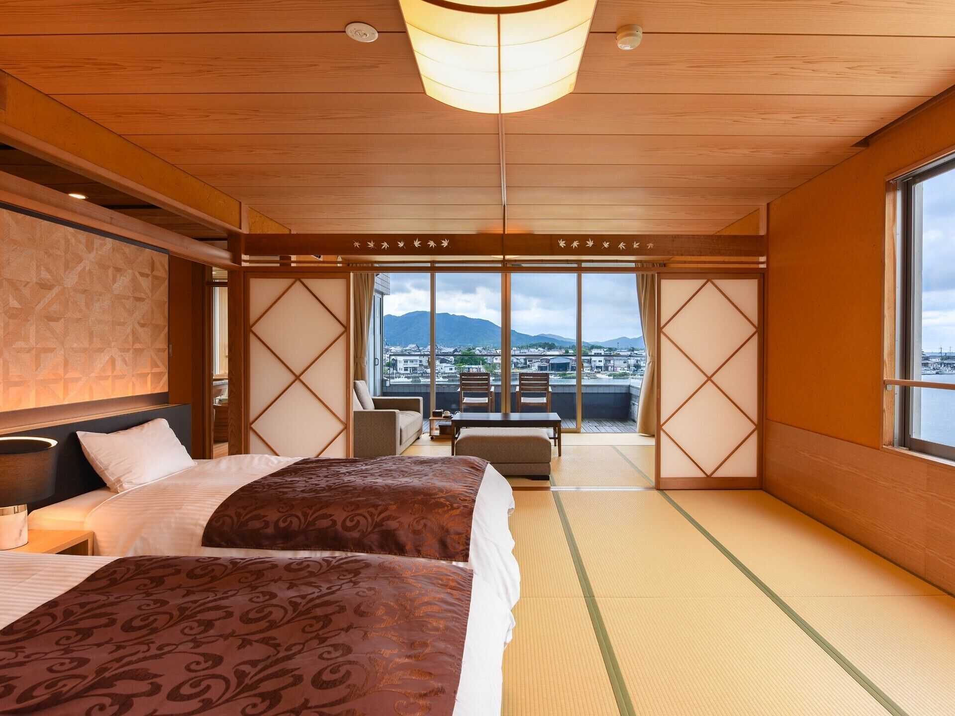 ห้องดีลักซ์สวีท, ระเบียง, วิวแม่น้ำ | ตู้นิรภัยในห้องพัก, Wi-Fi ฟรี