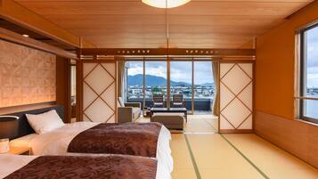 Deluxe Suite, Balcony, River View | In-room safe, free WiFi