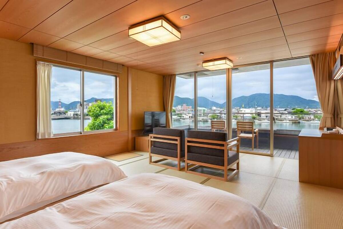 客房內保險箱、免費無線上網