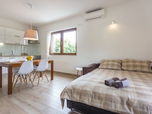 Internet - Haus Nina mit beheiztem Schwimmbad by Interhome (Divsici)