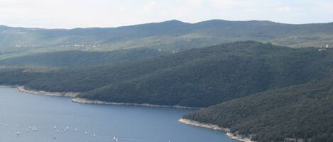 Vue depuis lâhĂ©bergement