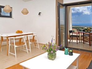 Outdoor dining - in Ližnjan mit wunderschönem Blick by Interhome (Medulin/Ližnjan)