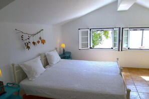 5 chambres, fer et planche à repasser
