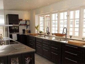 Réfrigérateur, micro-ondes, four, lave-vaisselle