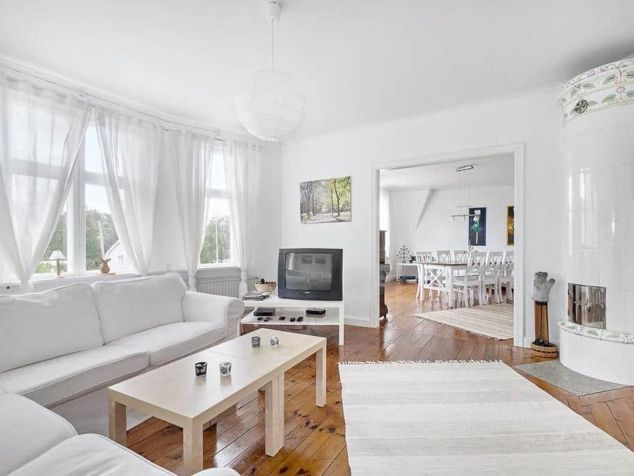 TV, fireplace, DVD player