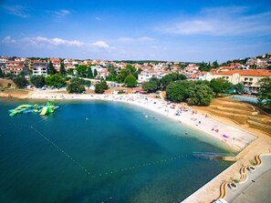 Beach - Schönes Apartment in Pješčana Uvala, Strand in der Nähe by Interhome (Pula/Banjole)