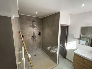 Hair dryer, towels, soap, toilet paper - Residence Maranatha, waterfront in Porto Vecchio, 2-bedroom villa (Porto-Vecchio)