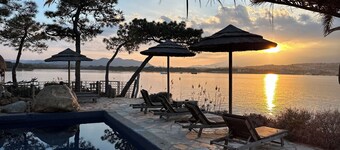 Residence Maranatha, waterfront in Porto Vecchio, 2-bedroom villa