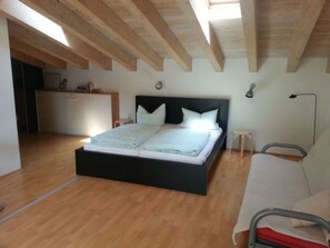 Internet - Moderne Studiowohnung im Obergeschoss mit Balkon by Interhome (Berlin)