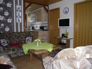 TV, DVD player - Doppelferienhaus mit Terrasse by Interhome (Altwarp)