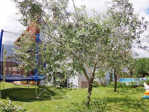 Children’s area - im Dorf Peresiji by Interhome (Bokordici)