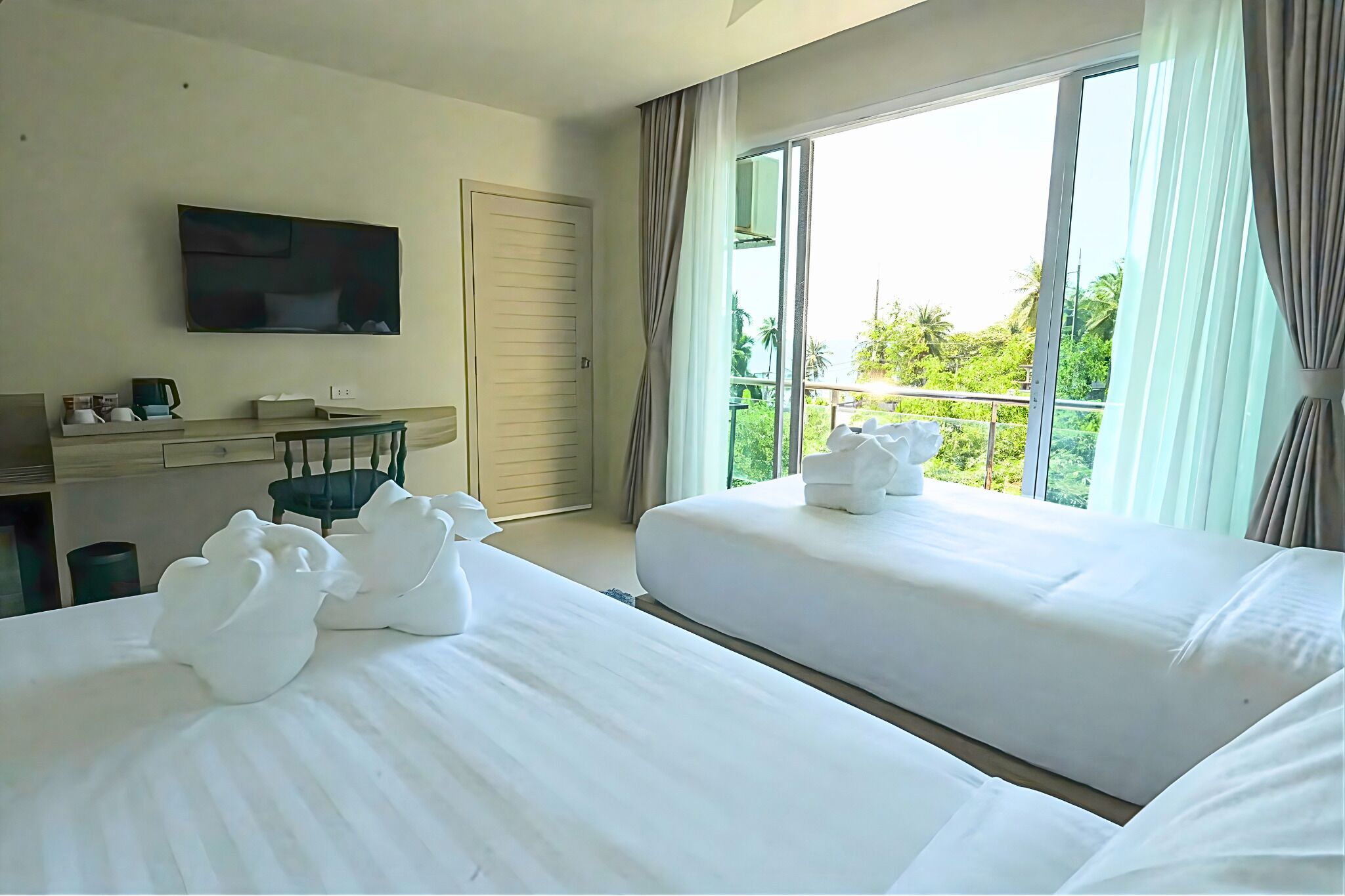 华丽双床房, 2 张单人床 | 迷你吧、客房内保险箱、办公桌、免费 WiFi