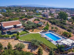 Exterior - Villa Mathea - Kreta - Große Luxusvilla mit privatem Pool - Zentrale aber ruhig by Interhome (Agia Marina)