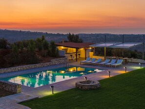 A heated pool - Villa Mathea - Kreta - Große Luxusvilla mit privatem Pool - Zentrale aber ruhig by Interhome (Agia Marina)