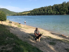 Beach - grosse, hundfreundliche Ferienwohnung in der Nähe des Flusses by Interhome (Medebach)
